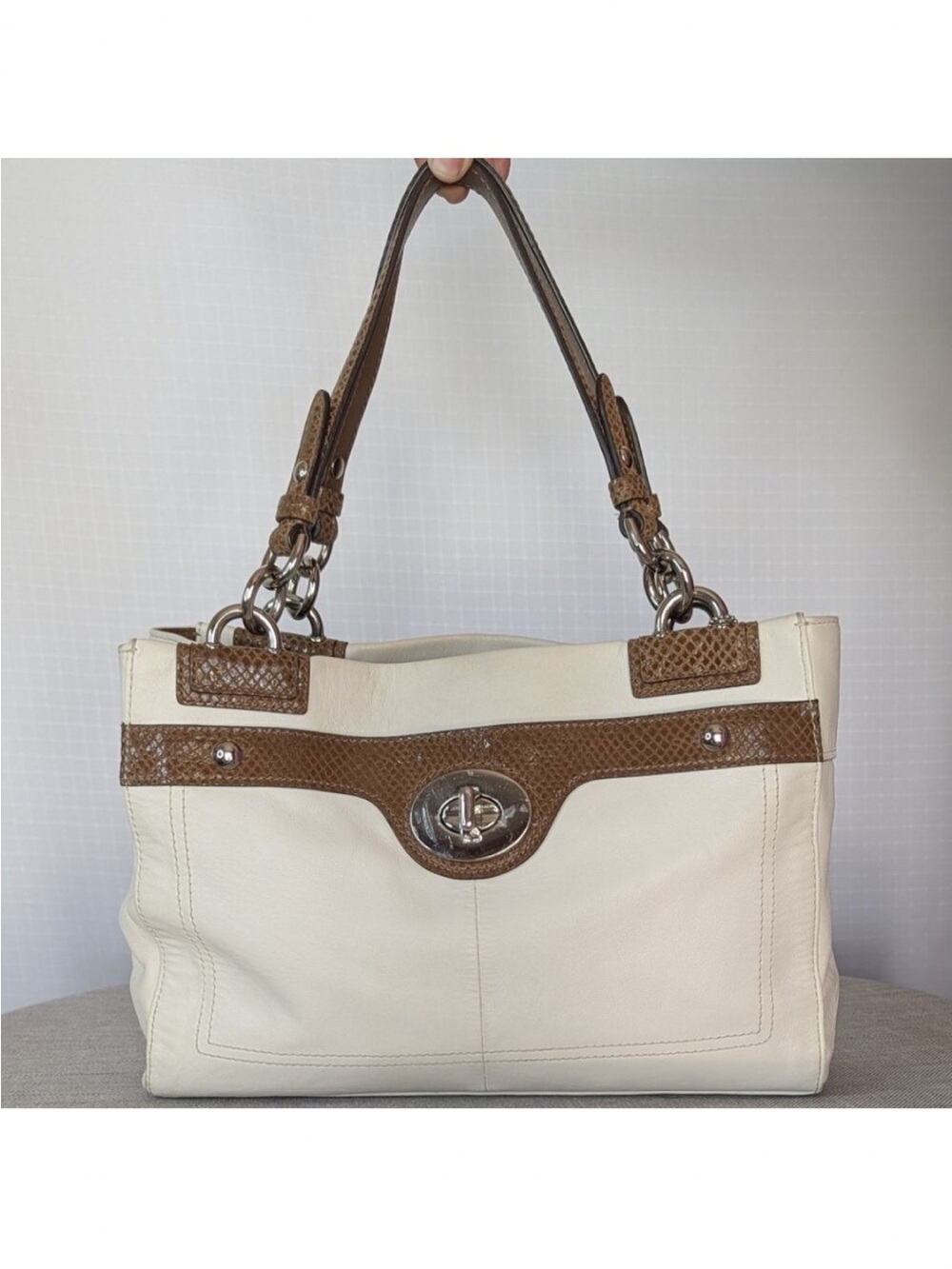 Vintage Coach Leather Two-Tone Shoulder Tote - Cream and Brown